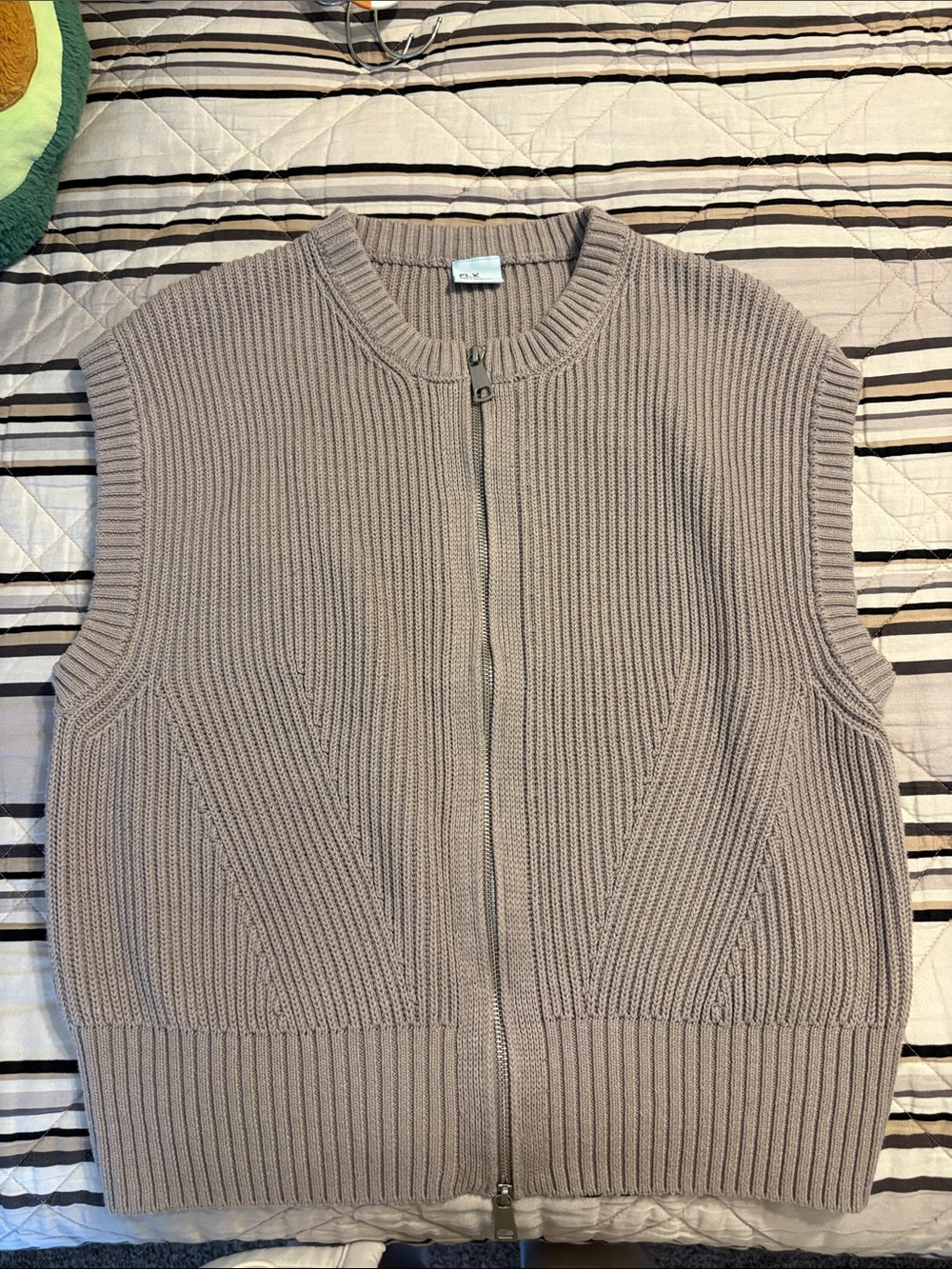 NWOT FLX sweater vest size medium.